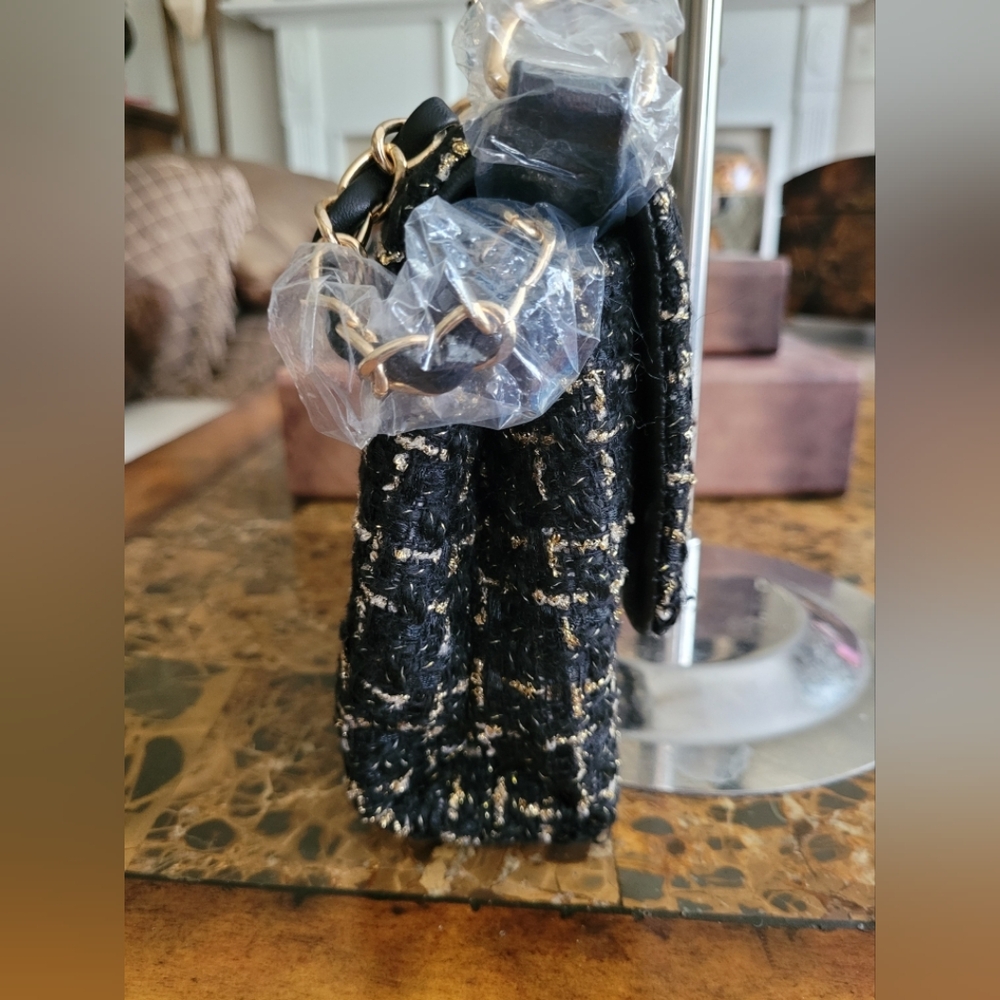 Badgley Mischka Black and Gold Tweed Bag - Picture 4 of 10